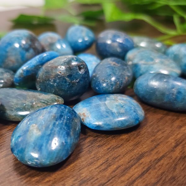 Pierre d'apatite bleu