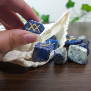 Rune en Lapis-lazuli
